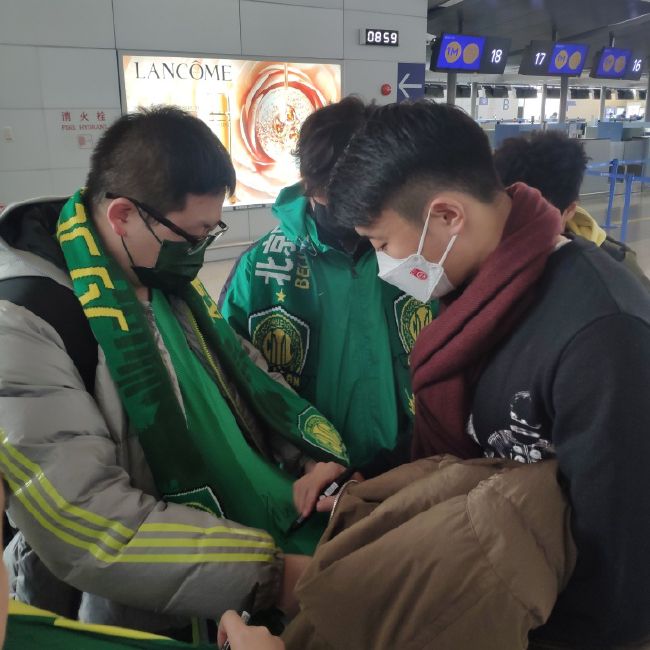 她就是靠吸别人的血活着，所以根本不在意别人被自己吸干血之后。